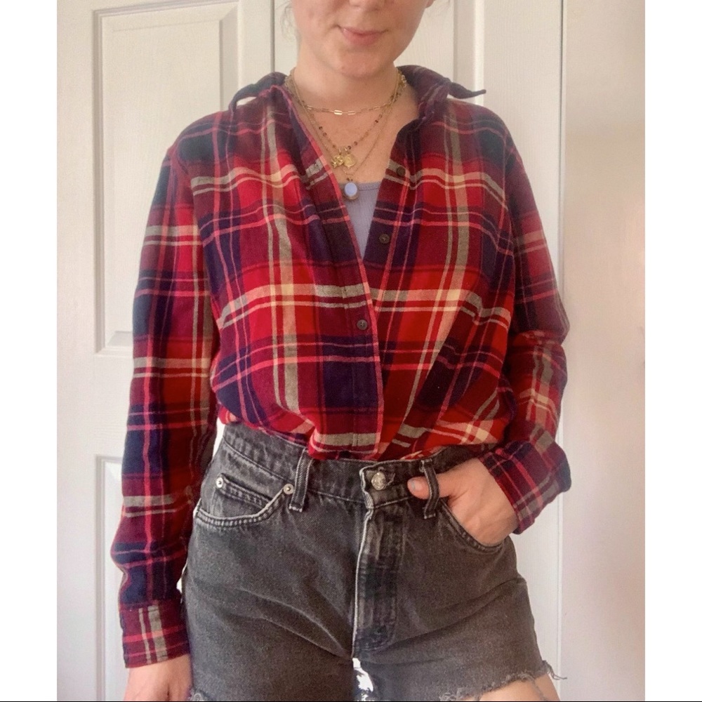 🌹 Uniqlo red plaid flannel - Picture 3 of 10